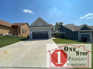 1010 Willow Ln, Pleasant Hill, MO 64080