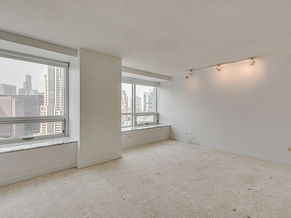 2nd image of 512 N McClurg Ct APT 2608