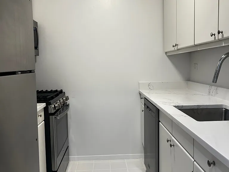 106 Central Park S #5O — Photo 7