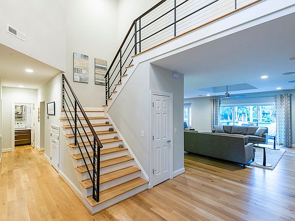 3rd image of 313 Glen Eagle Ct