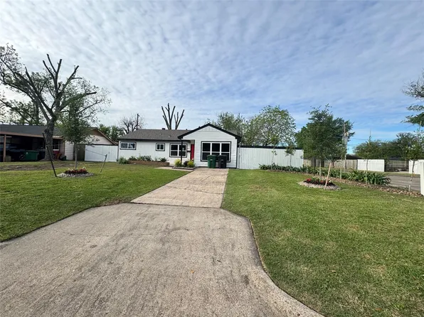 6645 Lodge St, Houston, TX 77092