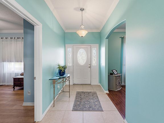 4th image of 668 SE Walters Terrace