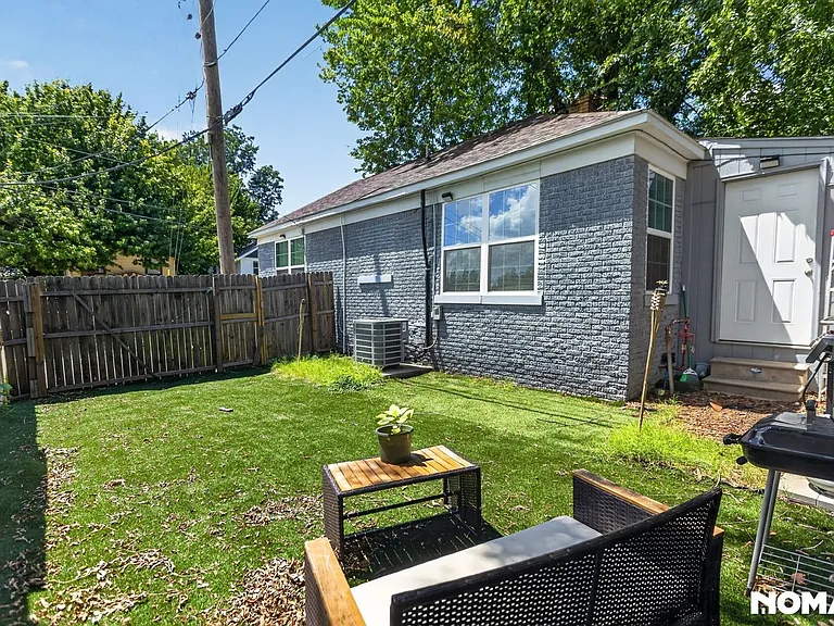 1412 N Virginia Ave — Photo 24