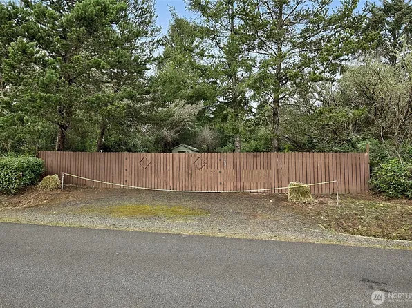 185 S Narwhal Loop SW, Ocean Shores, WA 98569