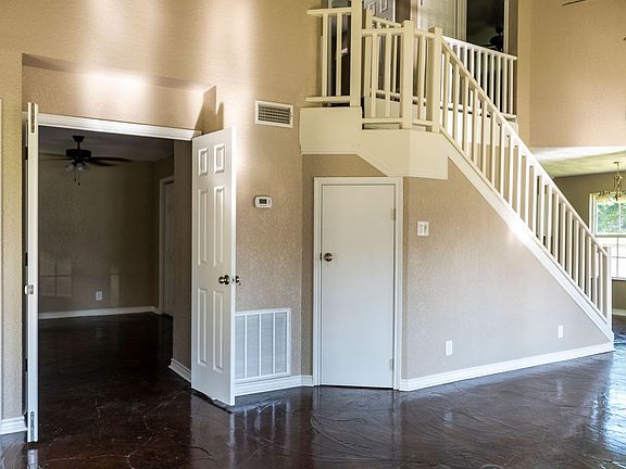 5th image of 12920 Westchester Ln