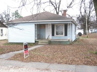 1210 E Stoddard St, Dexter, MO 63841