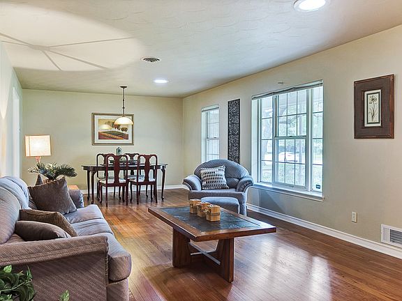 2nd image of 900 Beechwood Dr