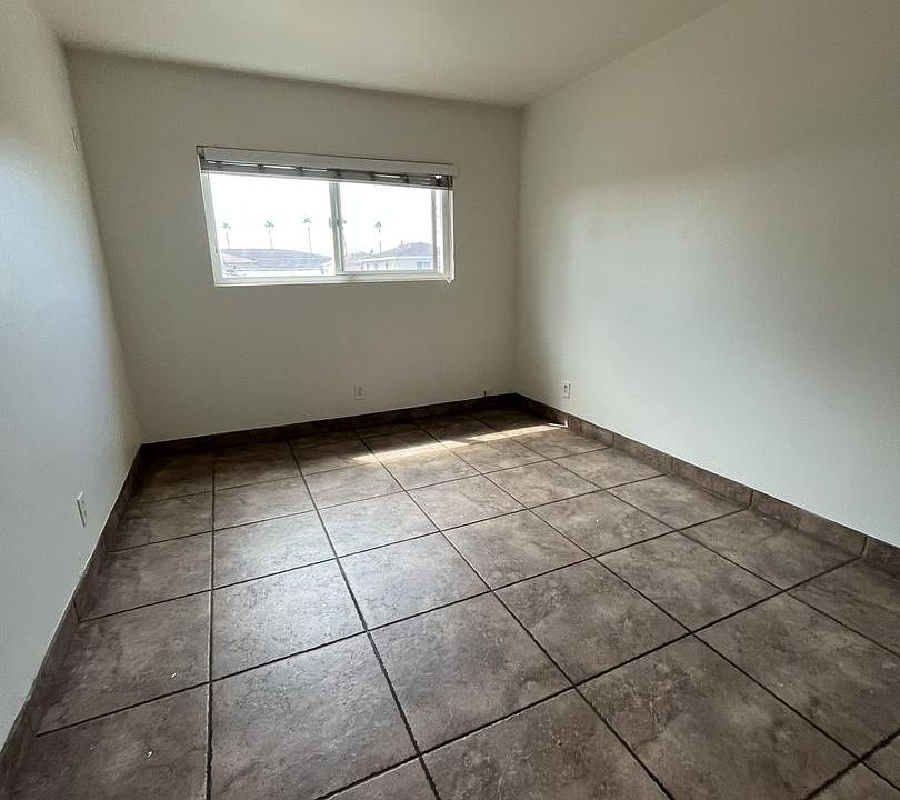 2nd image of 137 N 3rd St APT 5