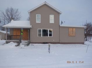 54083 Fisher St, Three Rivers, MI 49093