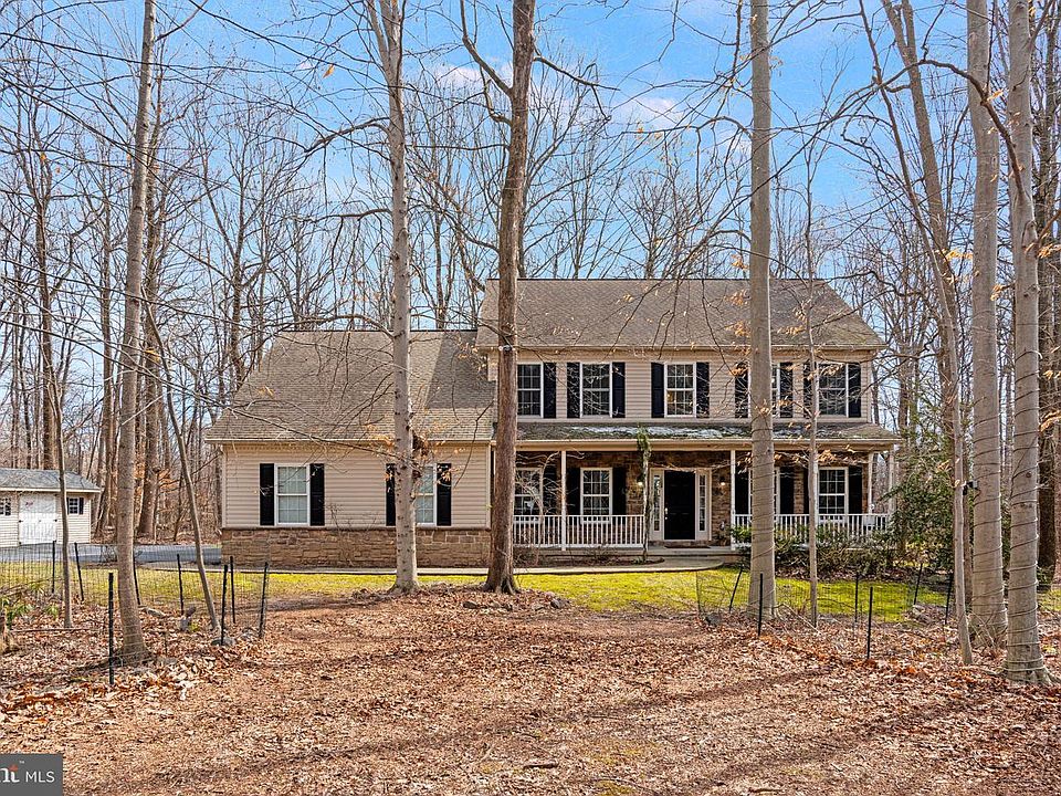1st image of 16 Whippoorwill Dr