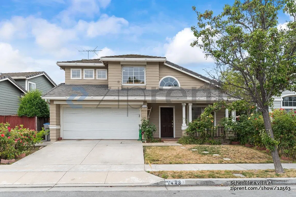 4 bed, 2.5 bath, 1797 sqft, $4,988 — Photo 1