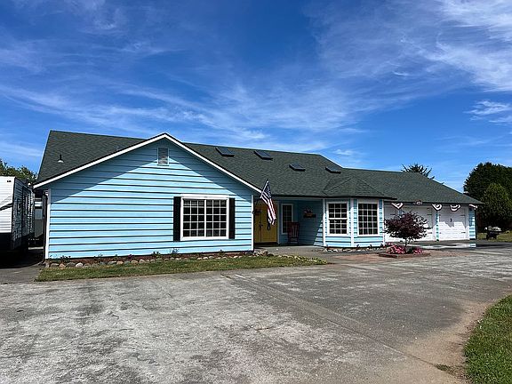 5th image of 125 Irene Ln