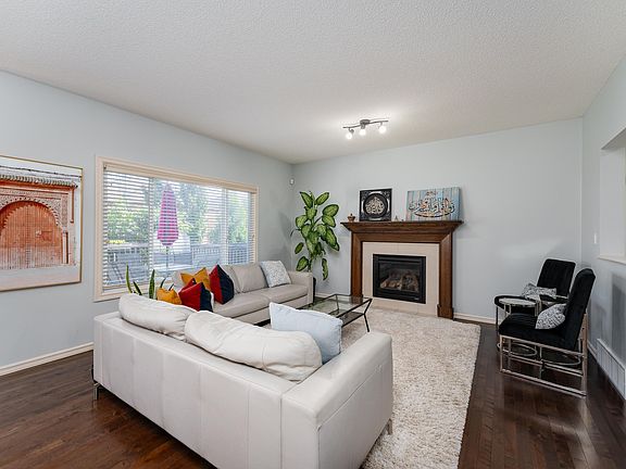 2nd image of 6736 19th Ave SW
