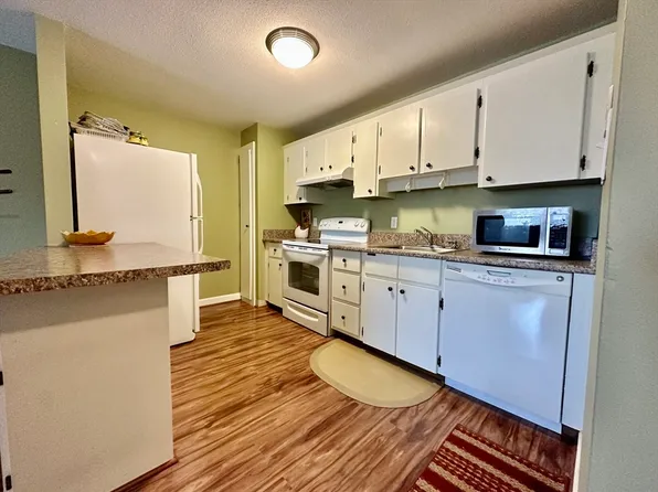 14 B Mayberry Dr #12, Westborough, MA 01581