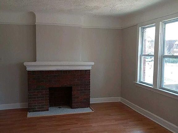 5th image of 14814 Sussex St