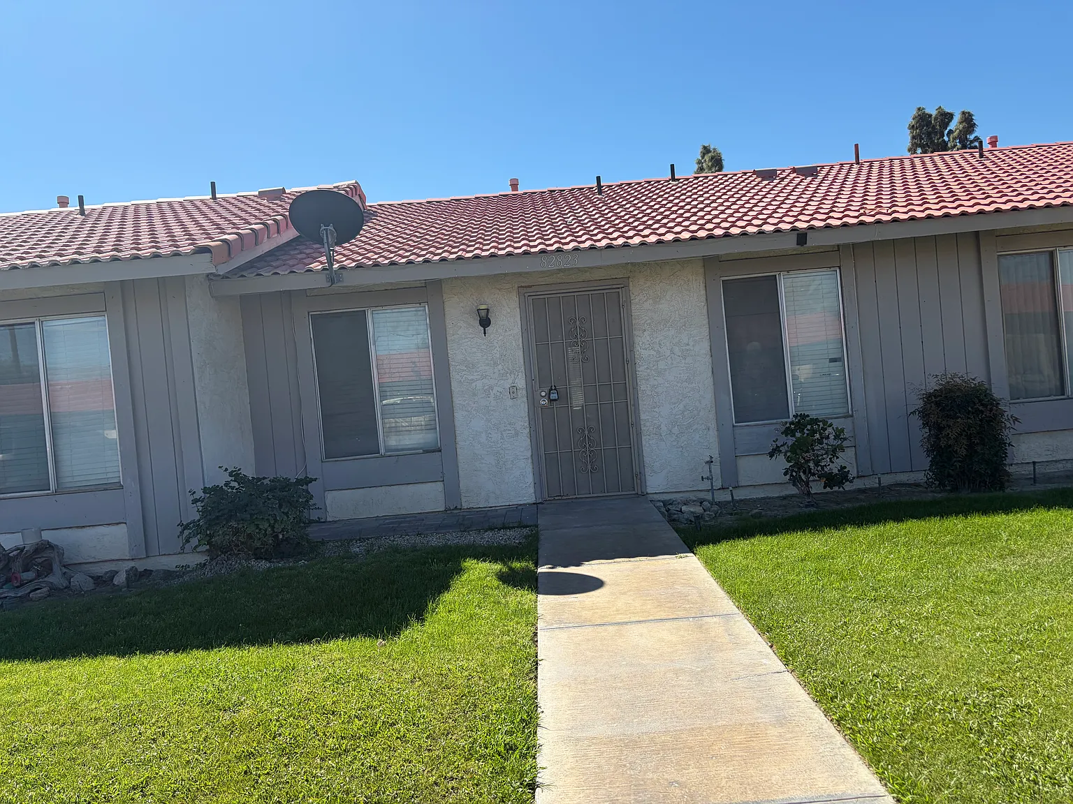 2 bed, 704 sqft, $1,700 — Photo 1