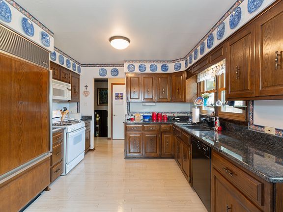4th image of 74 W 154th St