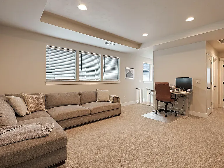 4541 SW 36th St — Photo 15