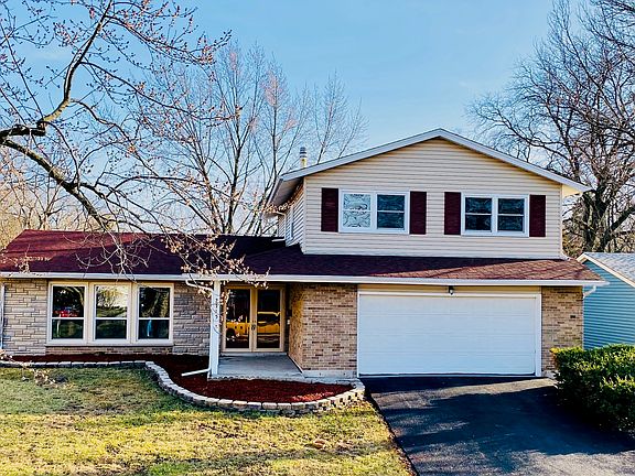 3rd image of 2715 Knollwood Pl