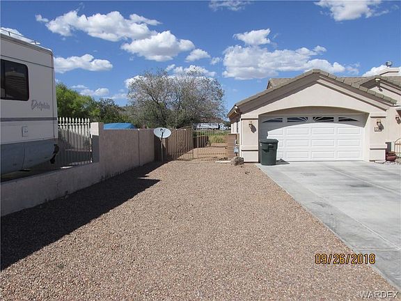 4th image of 740 Country Club Dr