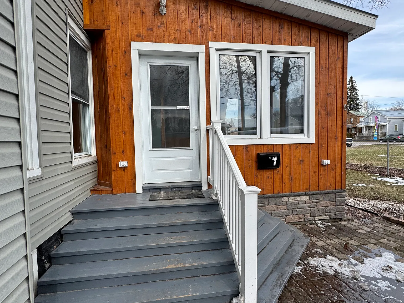 2 bed, $1,150 — Photo 2