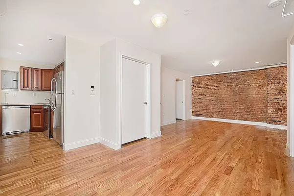 Rented by Compass | media 9