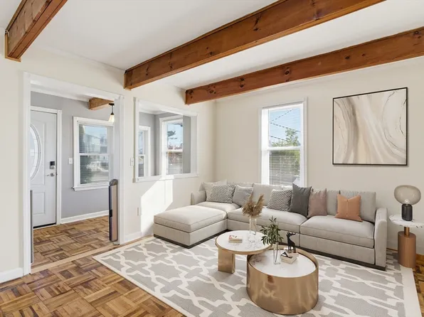 137 Winthrop St, Quincy, MA 02169