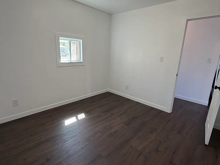 5862 Oneida St — Photo 8