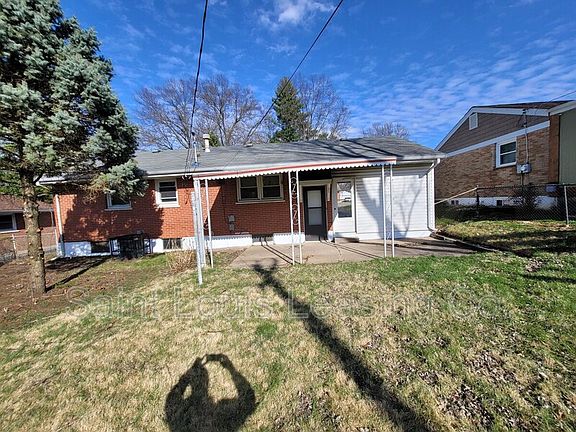 4th image of 985 Saint Patrice Ln