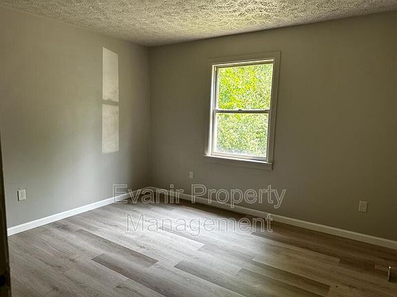 4th image of 3057 Idylwilde Blvd APT 1-D