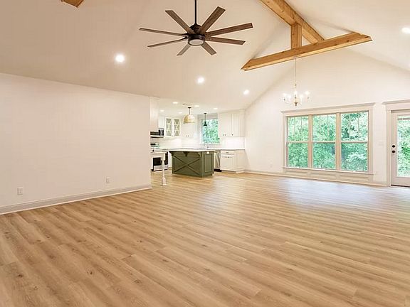 4th image of 4047 Gramercy Dr