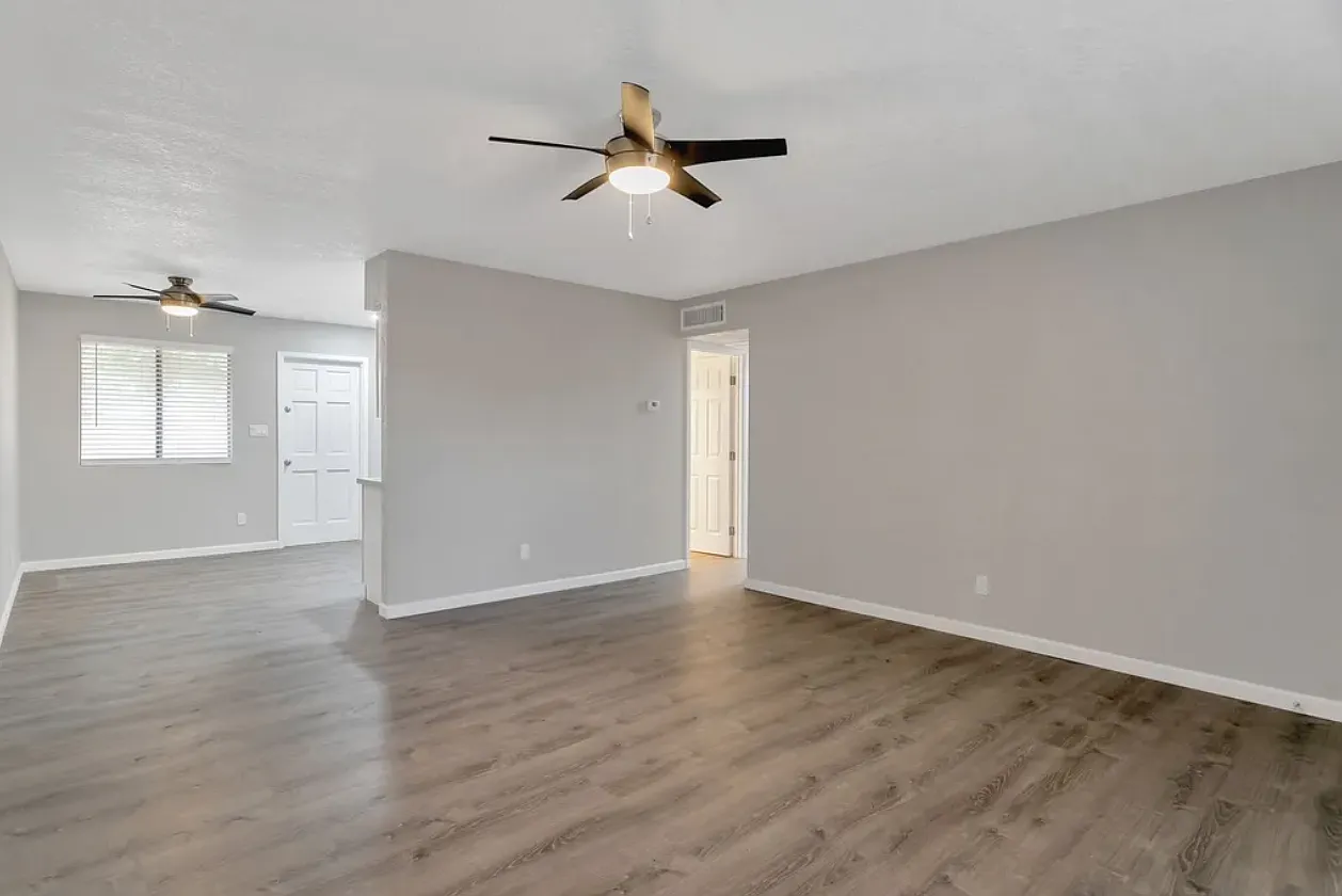 23 Palms Apartments — Photo 4