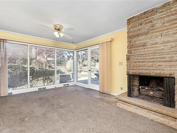 4th image of 6430 Willow Ln