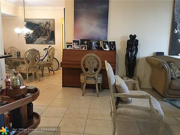 3rd image of 511 SE 5th Ave APT 1022