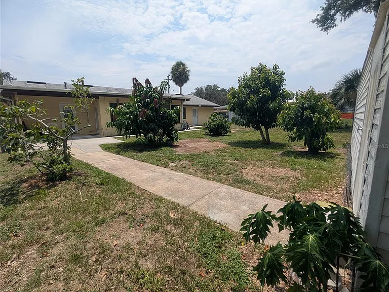 1521 Normandy Way — Photo 39