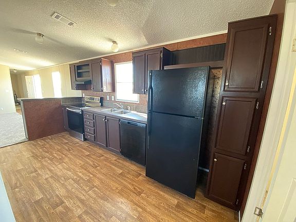 4th image of 909 W Francis Ave