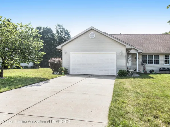 2948 Twelve Oaks Dr, Charlotte, MI 48813