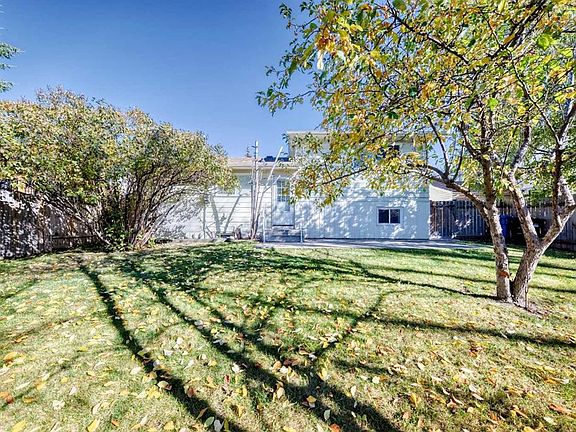 3rd image of 143 NE Deer Ridge Way SE