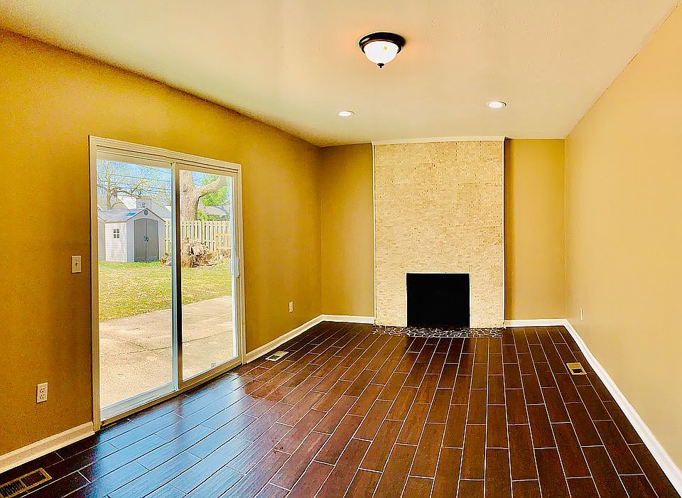 1st image of 192 Cherry Ln