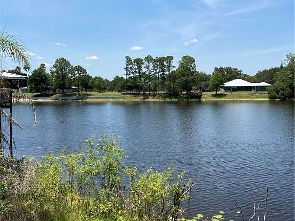 4th image of 848 Lake Betty Dr