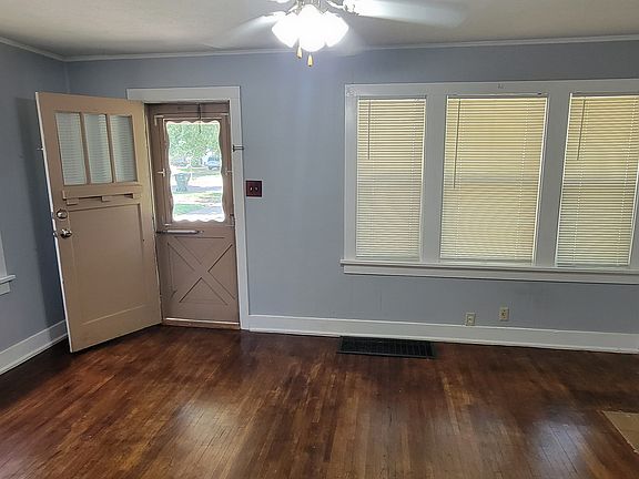 4th image of 207 W 18th Ave