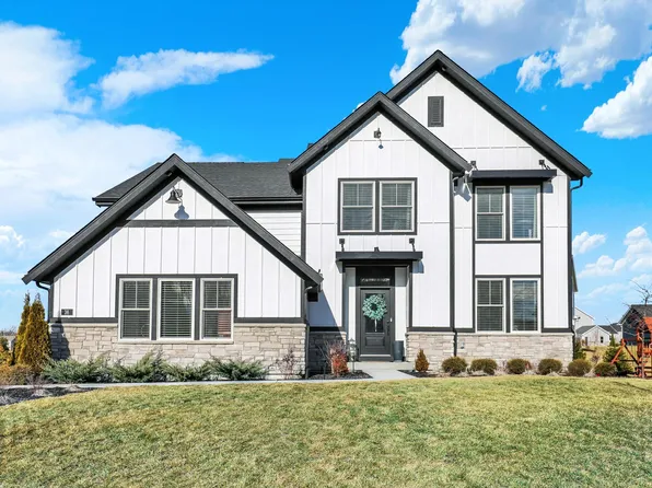 36 Henbury Ct, Westfield, IN 46074
