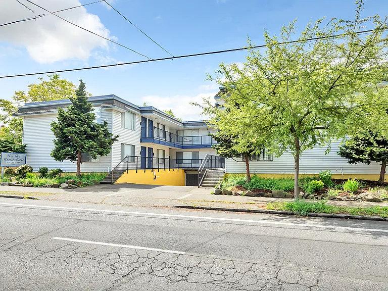1804 NE Weidler St #17 — Photo 7