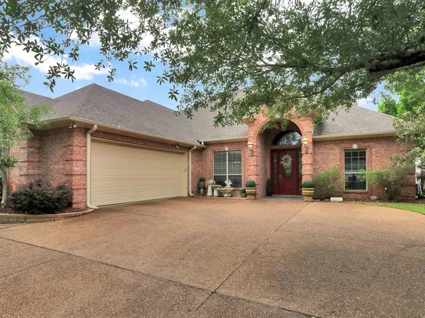 2222 Kennebunk Ln, Tyler, TX 75703