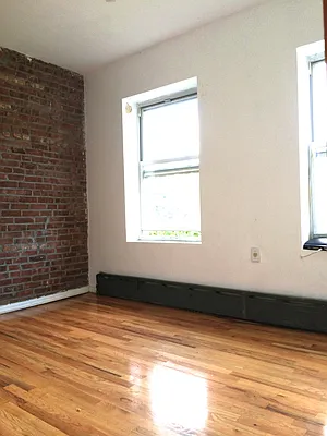 Rented by Bedford Realty USA Corp | media 18