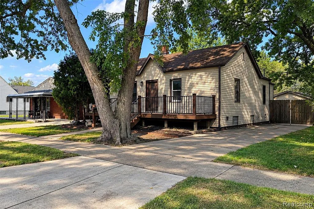 2 bed, 1.0 bath, 770 sqft, $1,700 — Photo 3