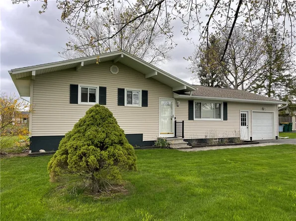 31 Campus Dr, Rochester, NY 14623