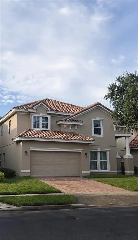 5 bed, 3.0 bath, 2850 sqft, $3,900 — Photo 1