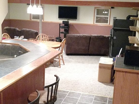 4th image of 221 Stonefield Dr