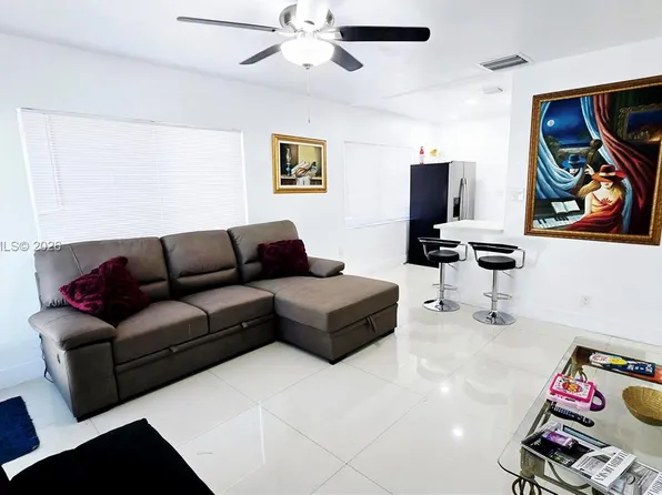 139 NW 14th Way, Dania, FL 33004